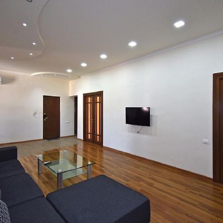 Tumanyan Street 3 Bedroom Deluxe Apartment With Large Balcony Tm662 Erevan Esterno foto