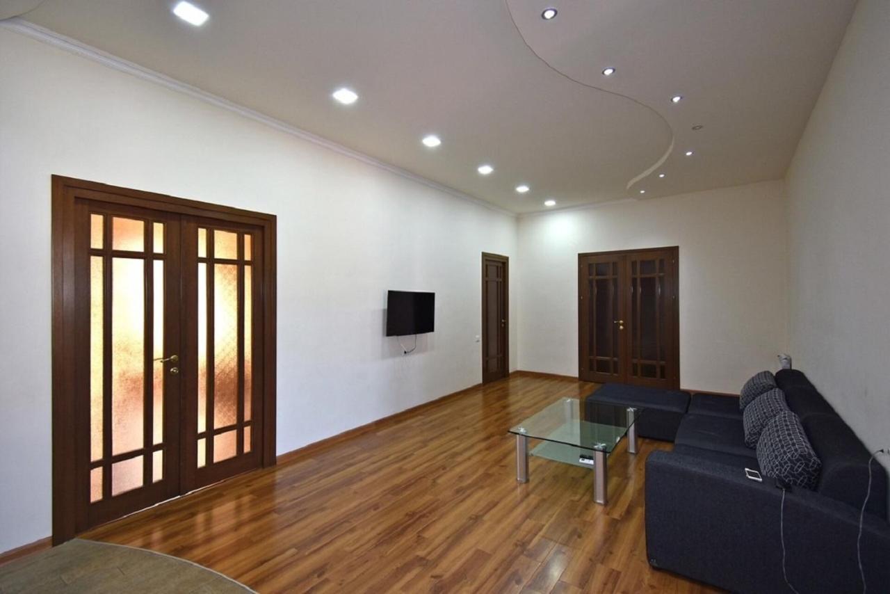 Tumanyan Street 3 Bedroom Deluxe Apartment With Large Balcony Tm662 Erevan Esterno foto