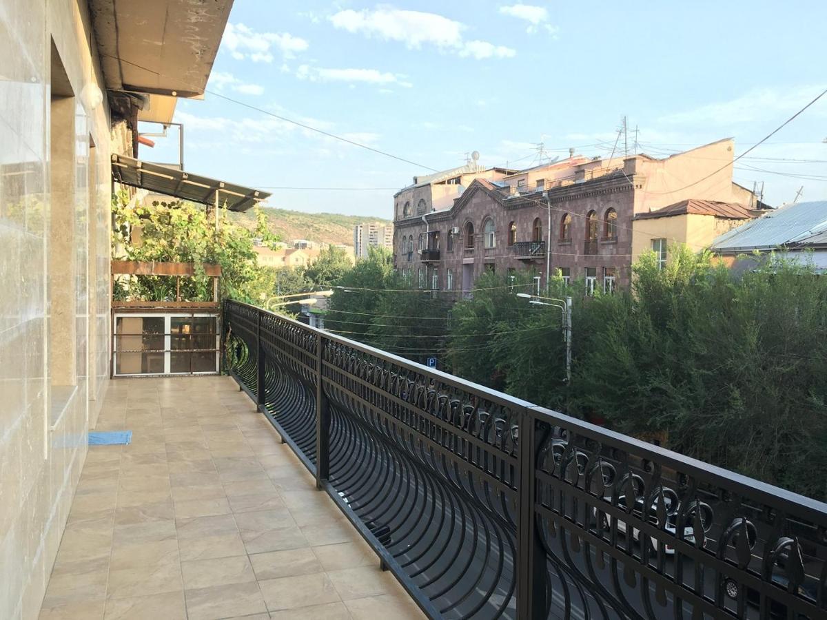 Tumanyan Street 3 Bedroom Deluxe Apartment With Large Balcony Tm662 Erevan Esterno foto