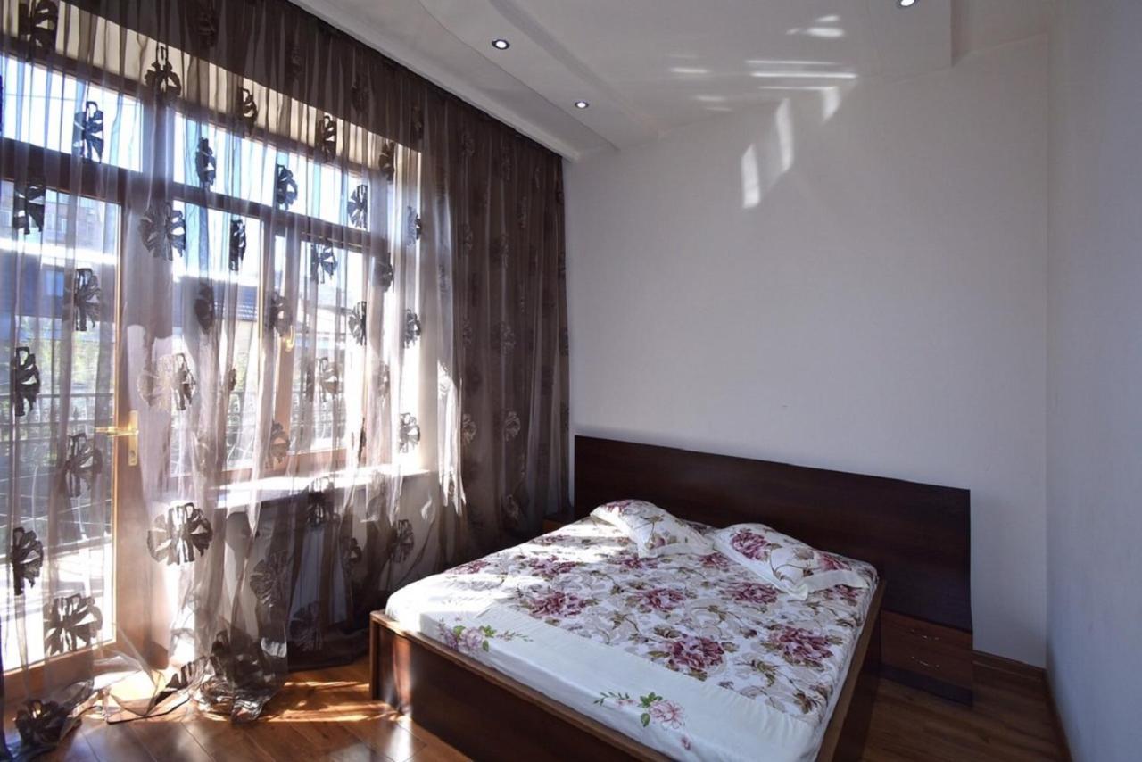 Tumanyan Street 3 Bedroom Deluxe Apartment With Large Balcony Tm662 Erevan Esterno foto