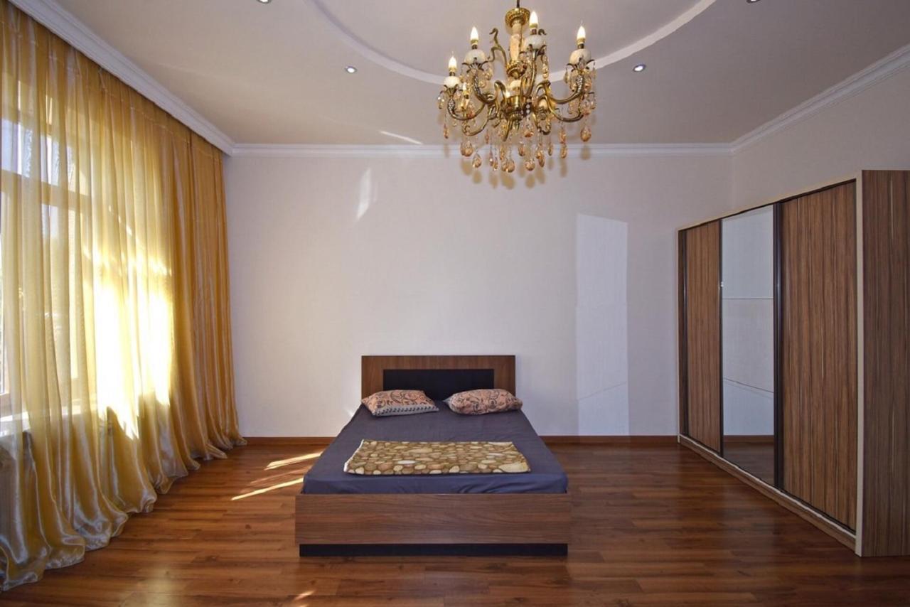 Tumanyan Street 3 Bedroom Deluxe Apartment With Large Balcony Tm662 Erevan Esterno foto